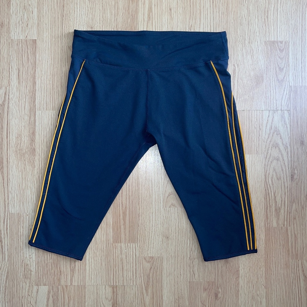 Fabletics Dark Gray and Orange Salar Cropped / Knee Length Leggings / Yoga Pants - Picture 2 of 8